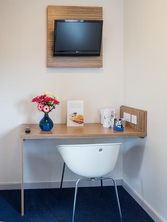 Redwings Lodge Wolverhampton Central Eksteriør billede