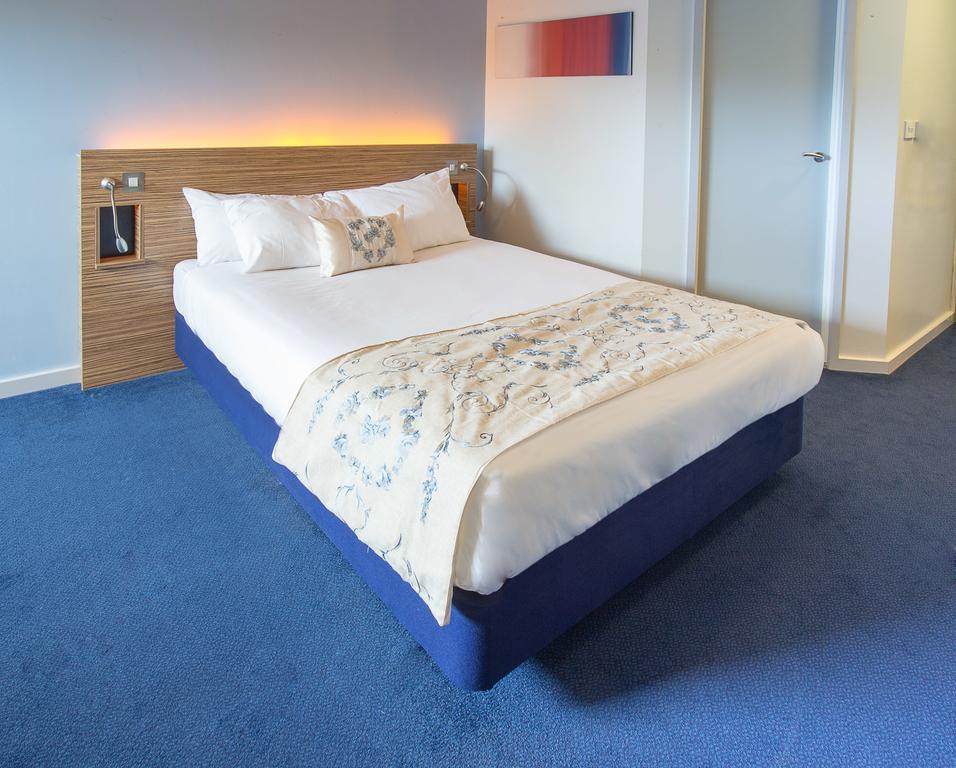 Redwings Lodge Wolverhampton Central Eksteriør billede